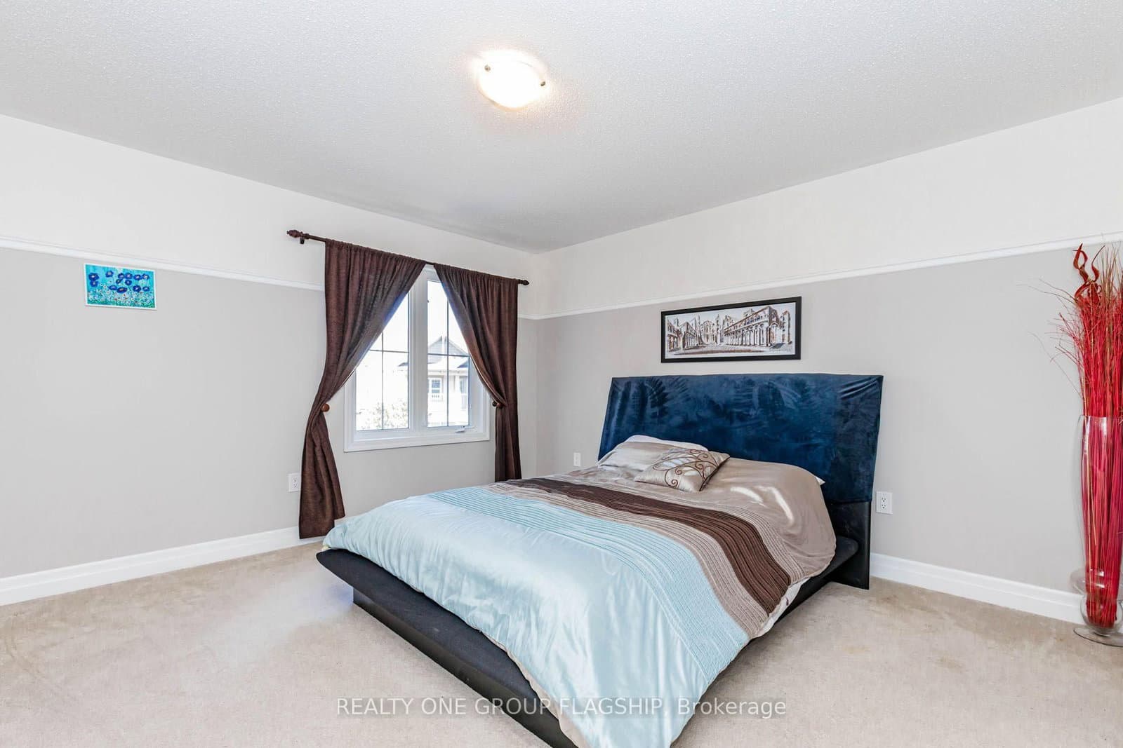 715 Casarin Crescent thumbnail 34