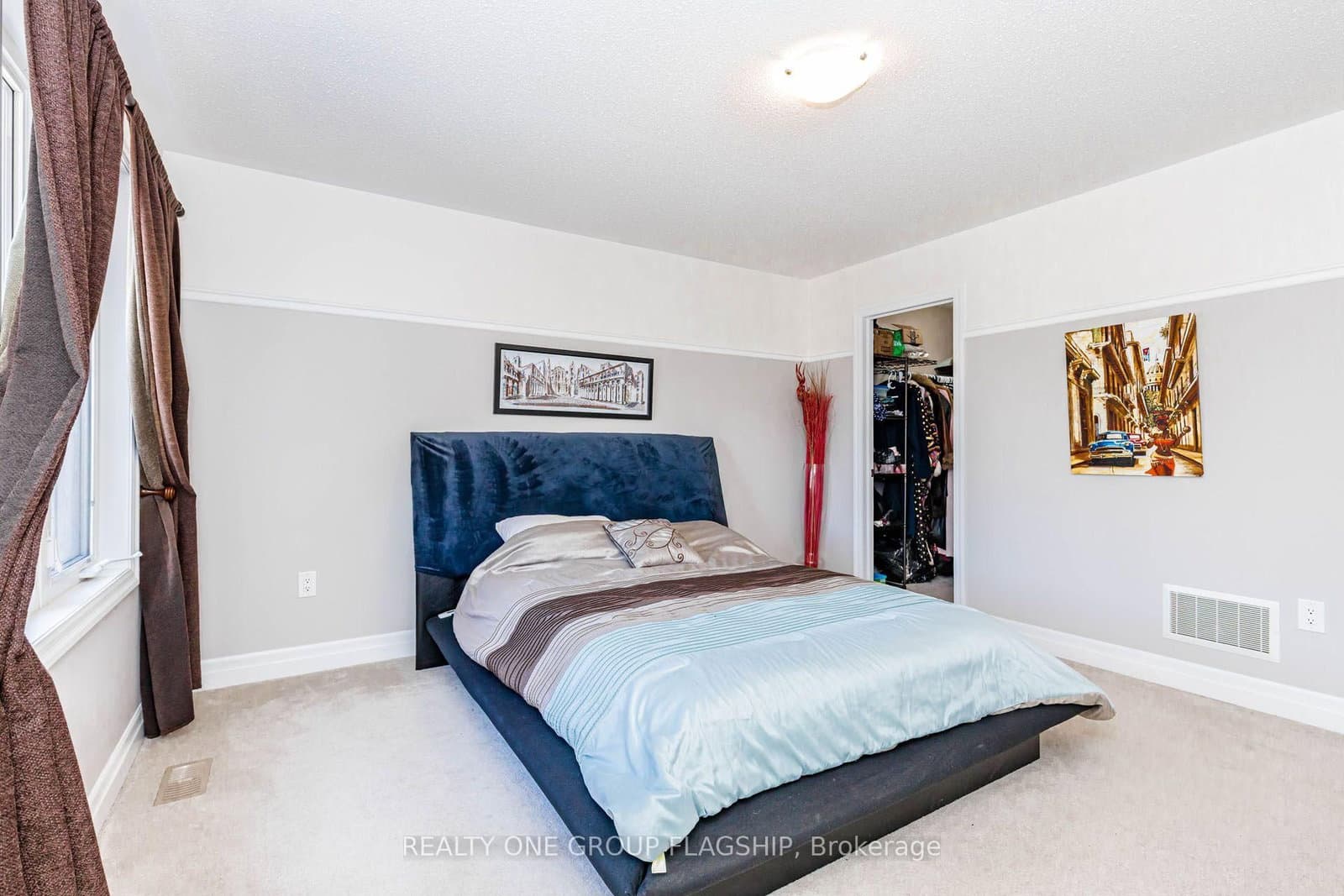 715 Casarin Crescent thumbnail 35