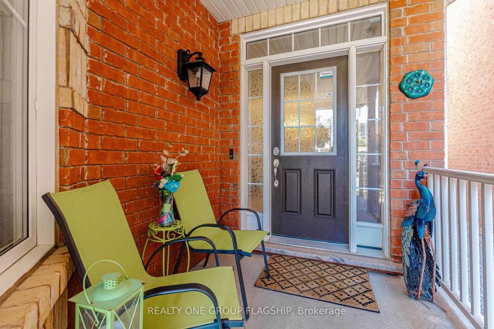 715 Casarin Crescent thumbnail 5