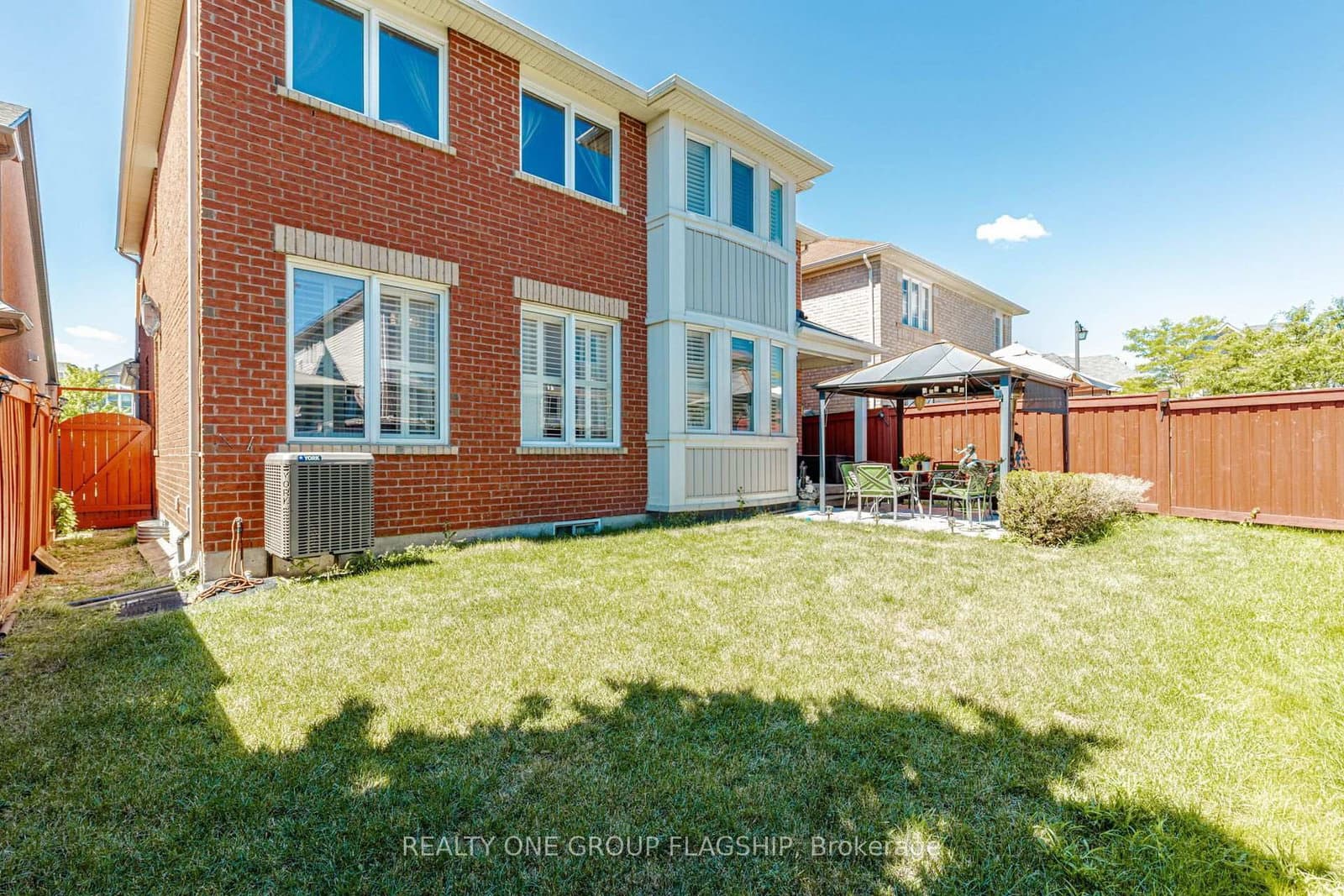 715 Casarin Crescent thumbnail 50