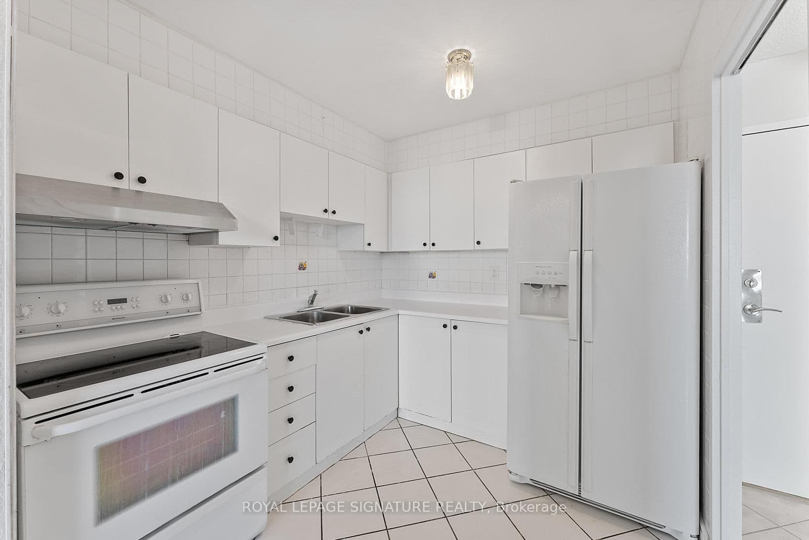 5 San Romanoway, Unit 906 thumbnail 11