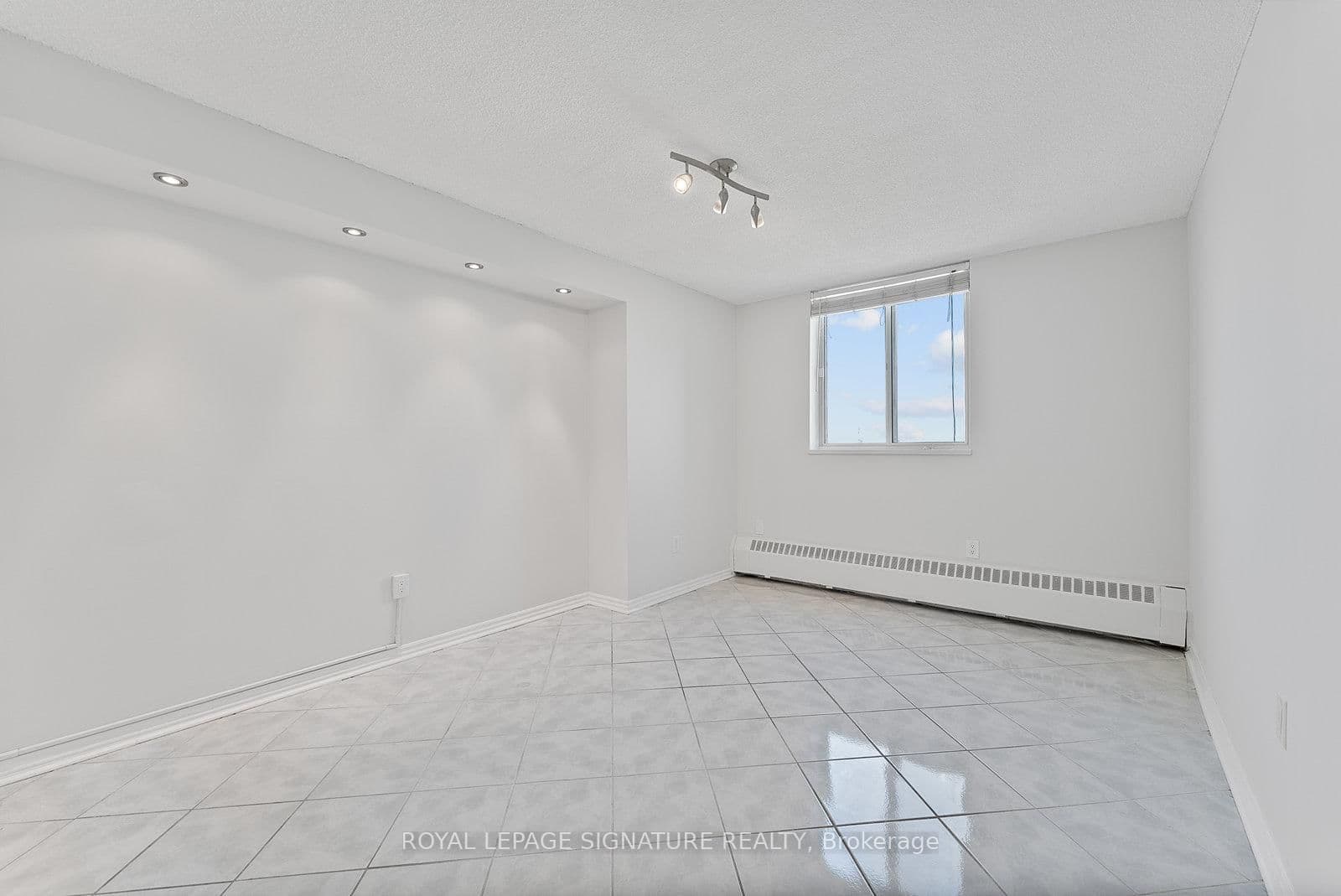 5 San Romanoway, Unit 906 thumbnail 15