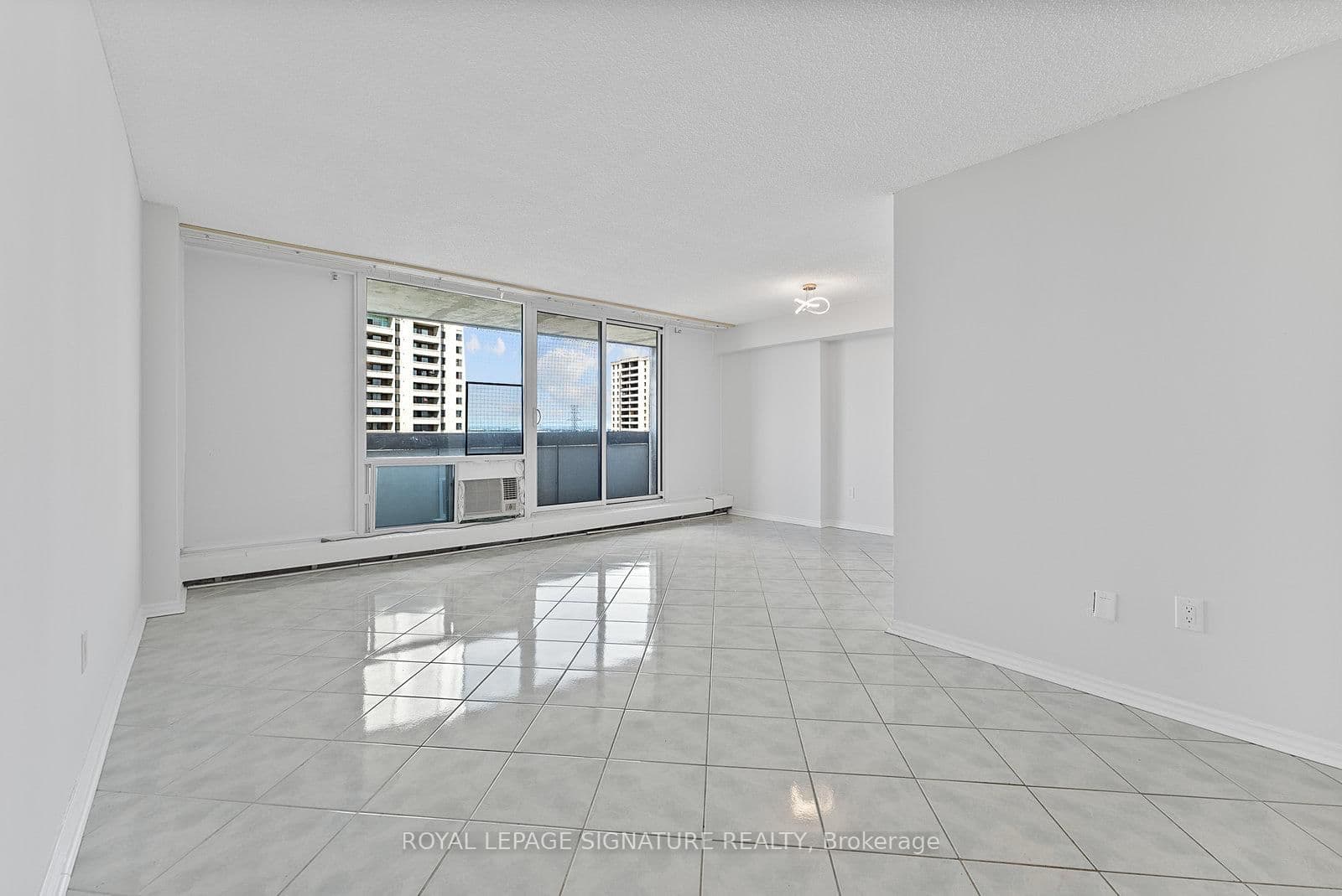 5 San Romanoway, Unit 906 thumbnail 3