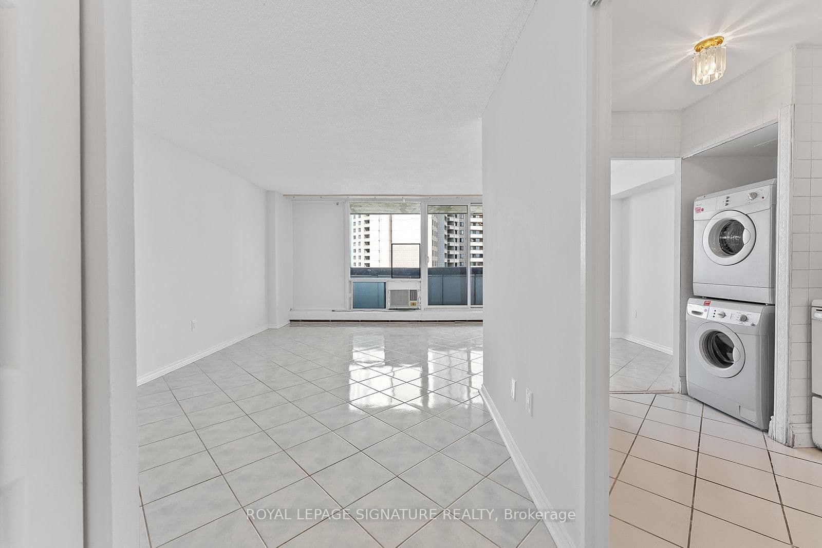 5 San Romanoway, Unit 906 thumbnail 4