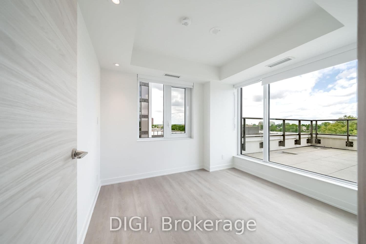 485 Perth Avenue, Unit E613 thumbnail 10