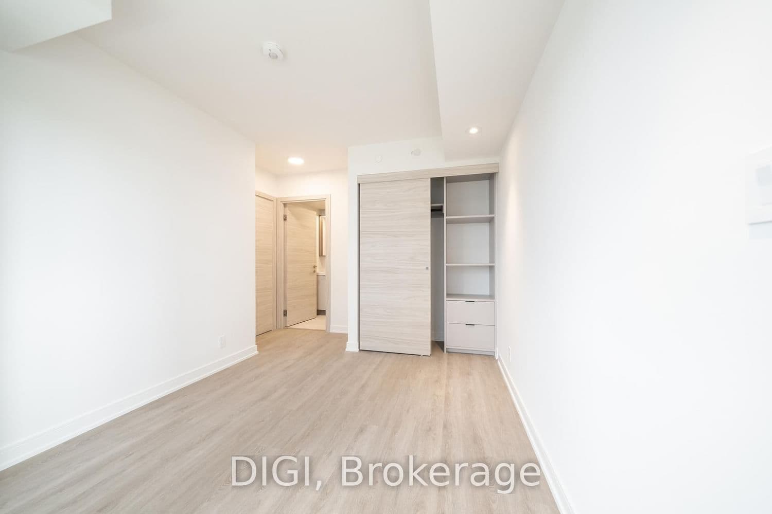 485 Perth Avenue, Unit E613 thumbnail 20