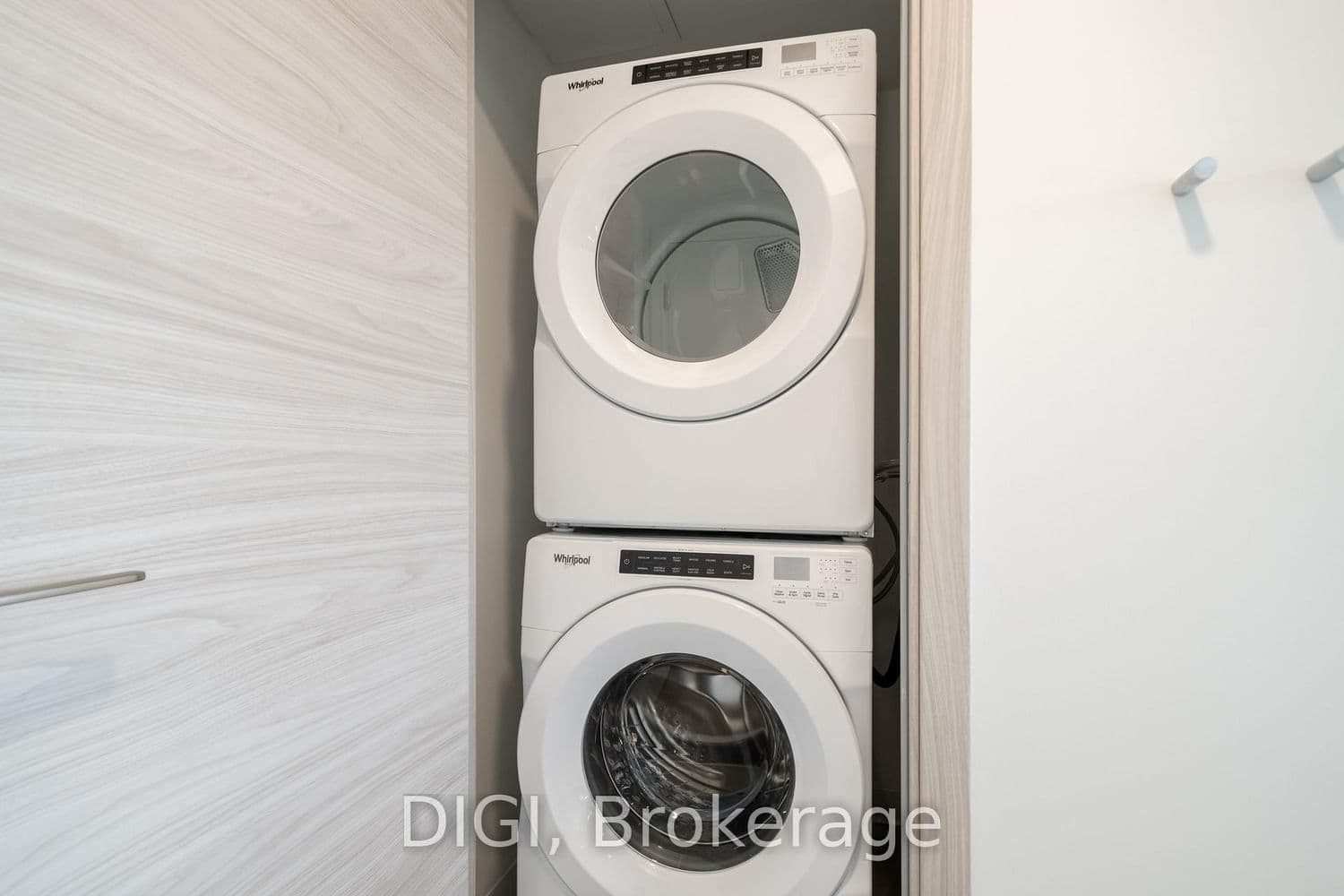 485 Perth Avenue, Unit E613 thumbnail 25