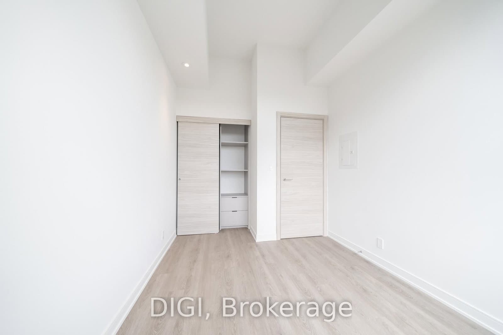 485 Perth Avenue, Unit E438 thumbnail 11