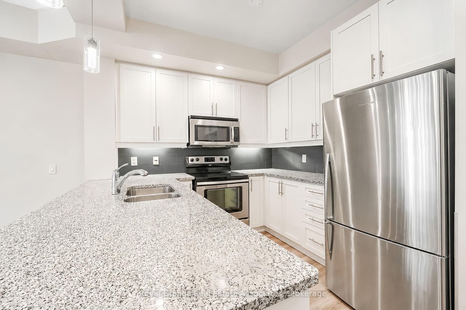 1 Hurontario Street, Unit 308 thumbnail 11