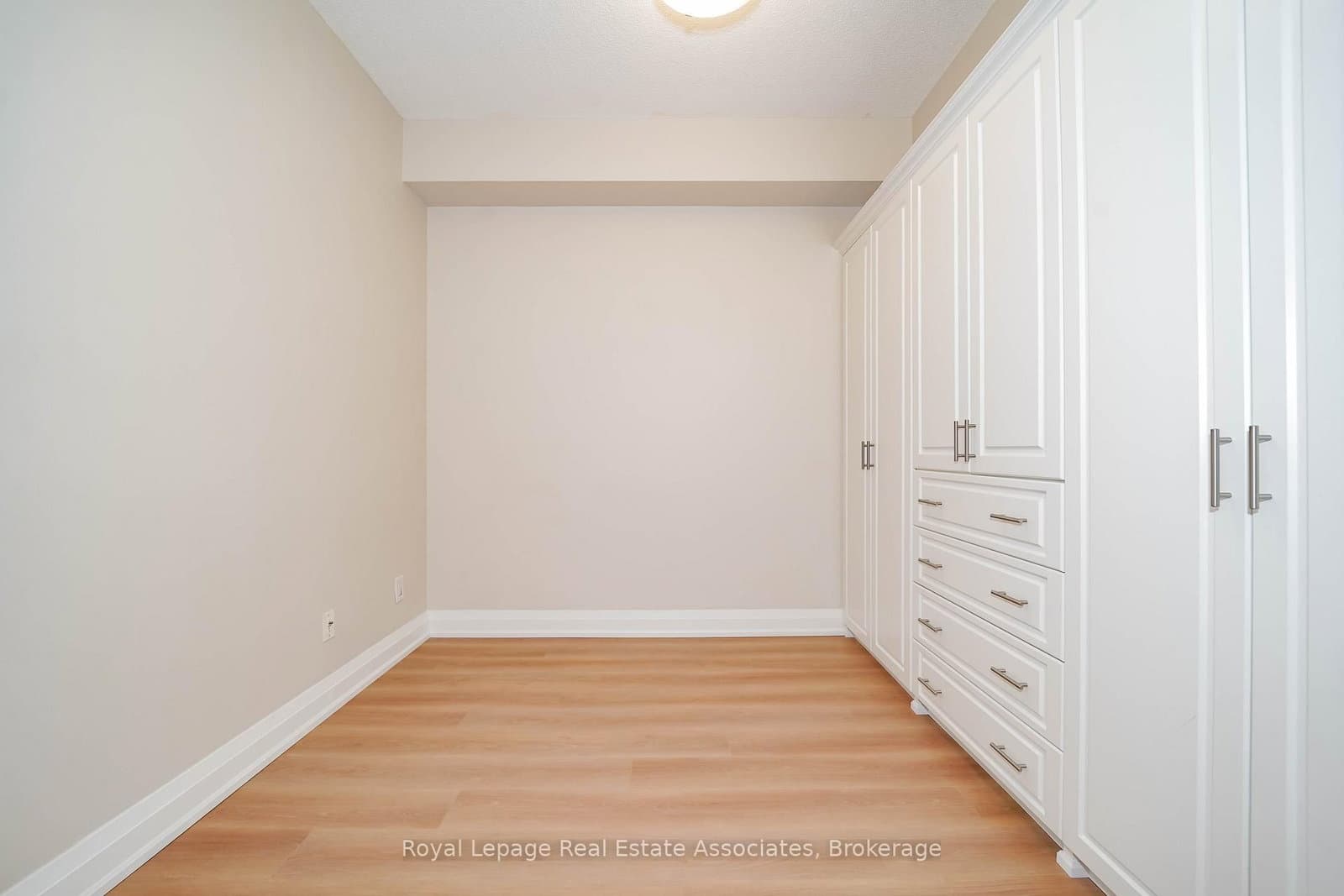 1 Hurontario Street, Unit 308 thumbnail 13