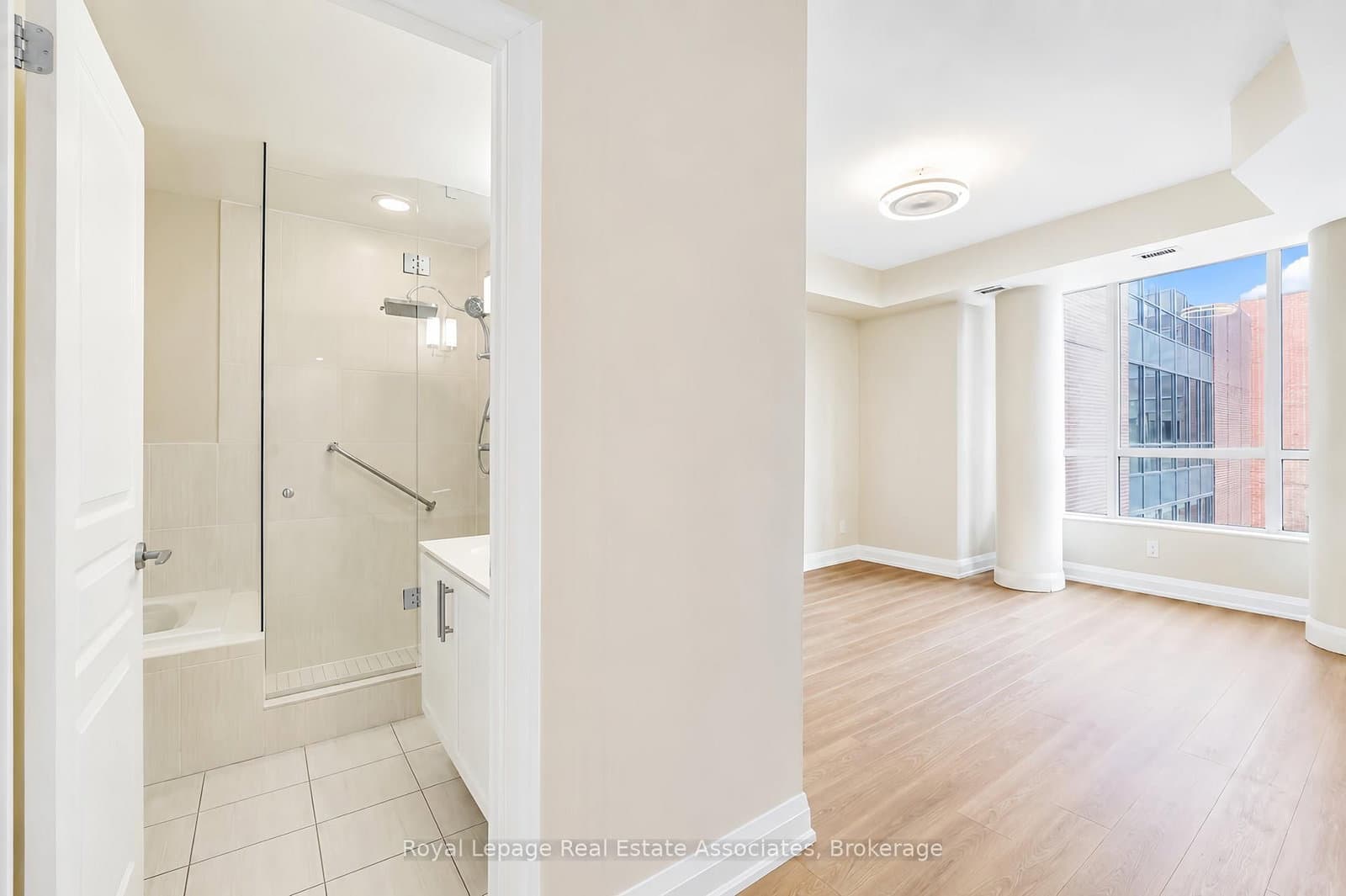 1 Hurontario Street, Unit 308 thumbnail 15