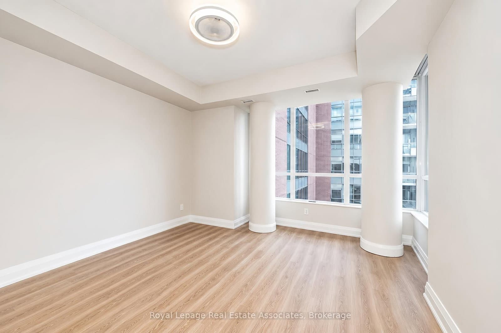 1 Hurontario Street, Unit 308 thumbnail 16