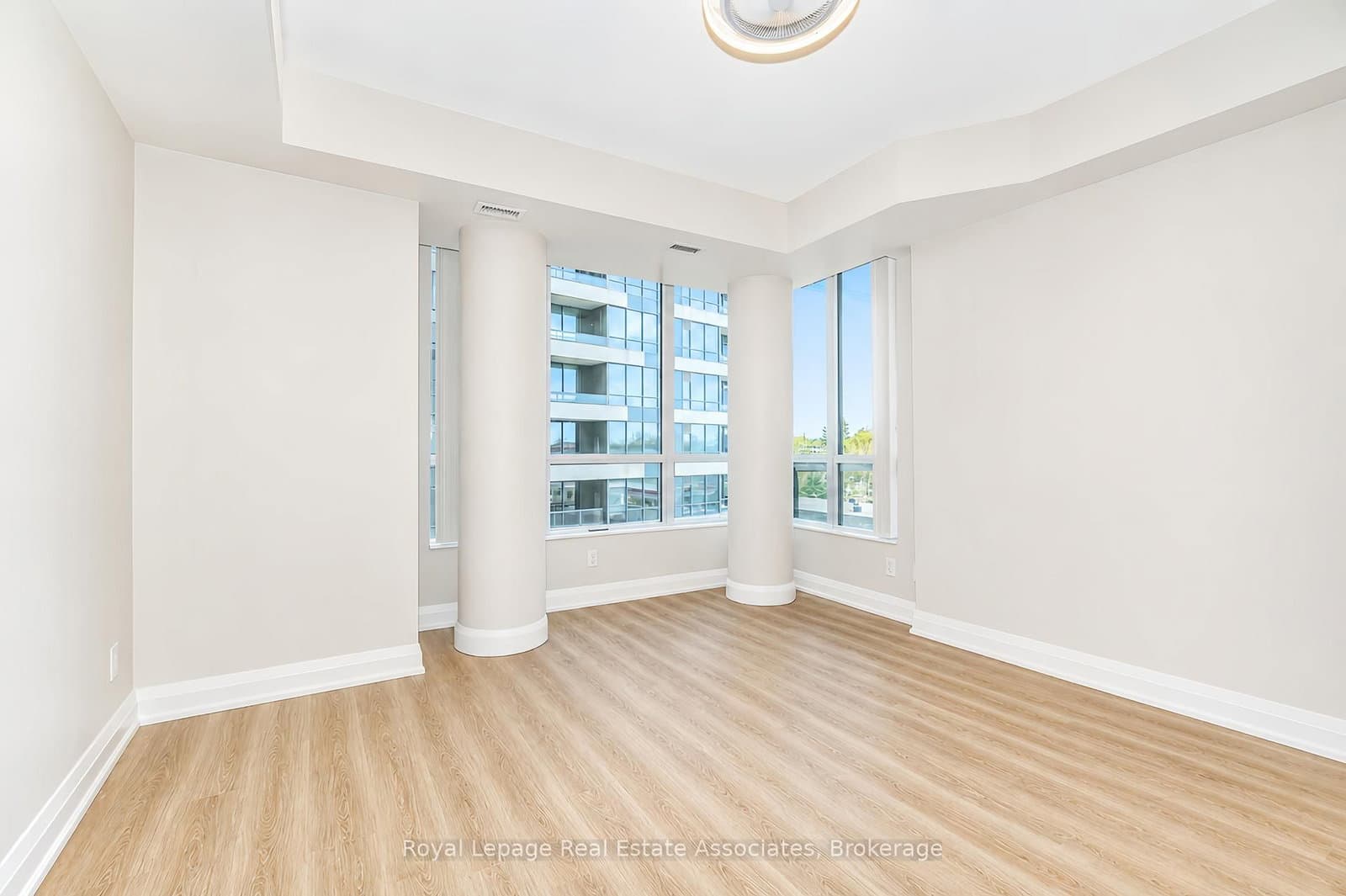 1 Hurontario Street, Unit 308 thumbnail 17