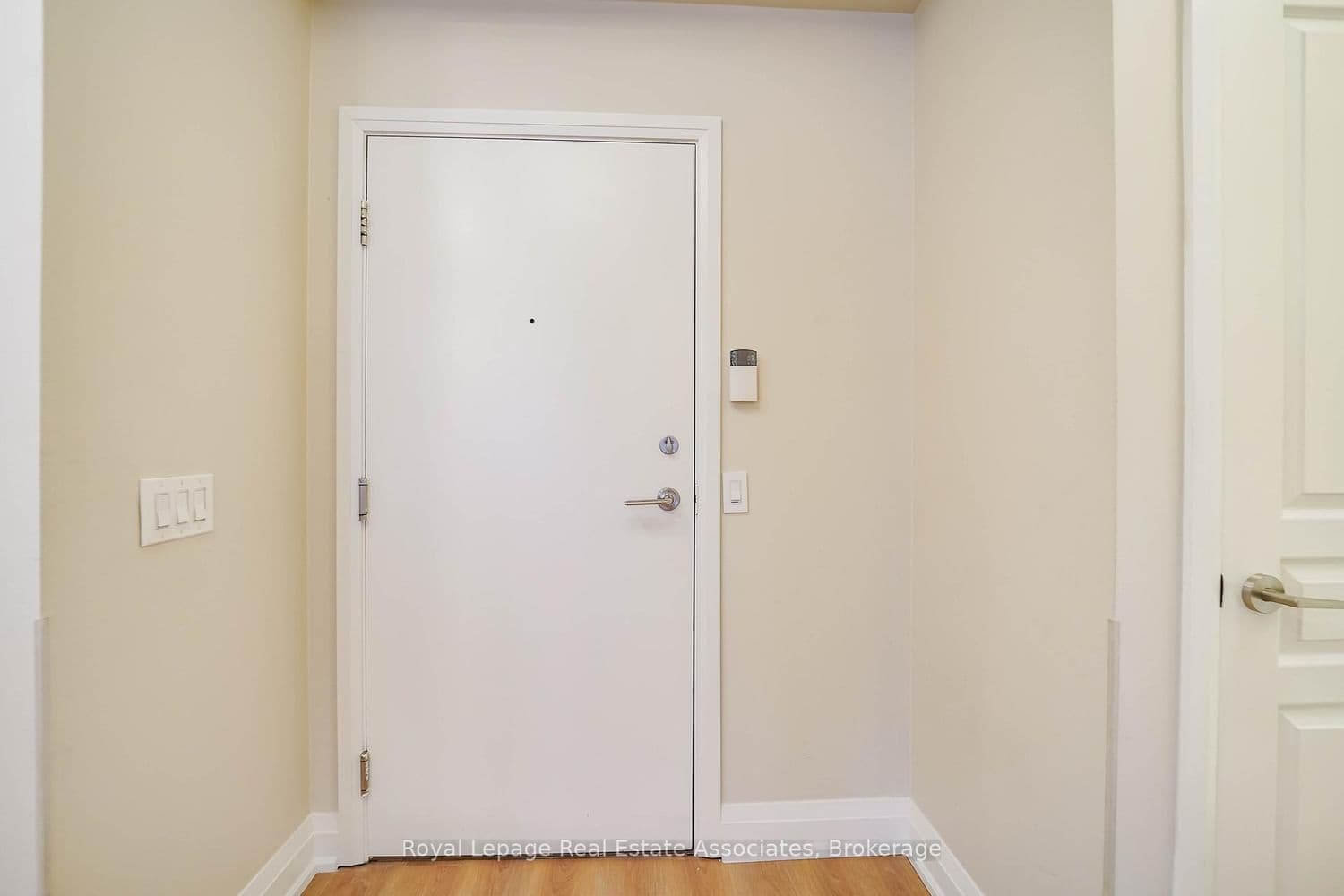 1 Hurontario Street, Unit 308 thumbnail 2