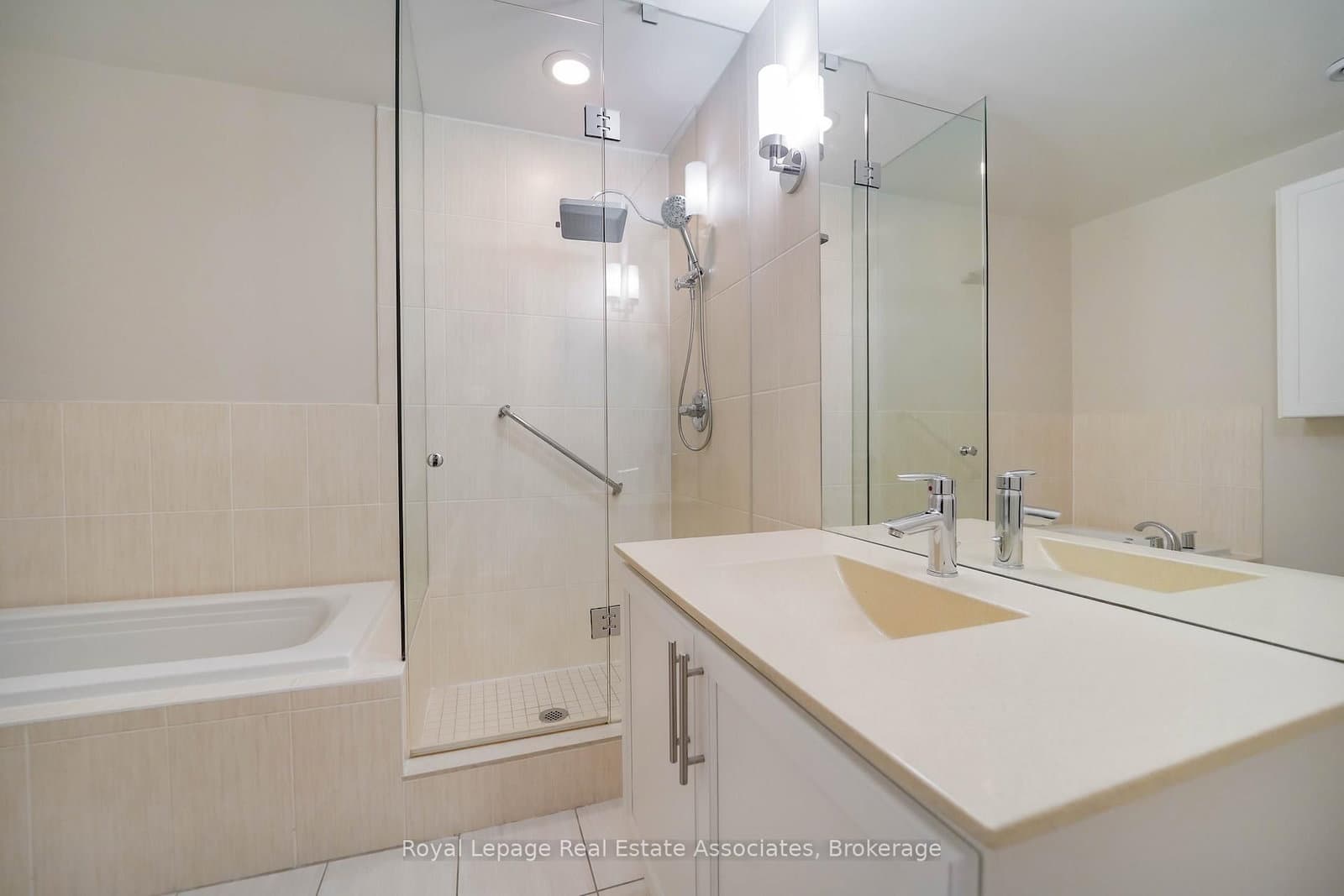 1 Hurontario Street, Unit 308 thumbnail 20