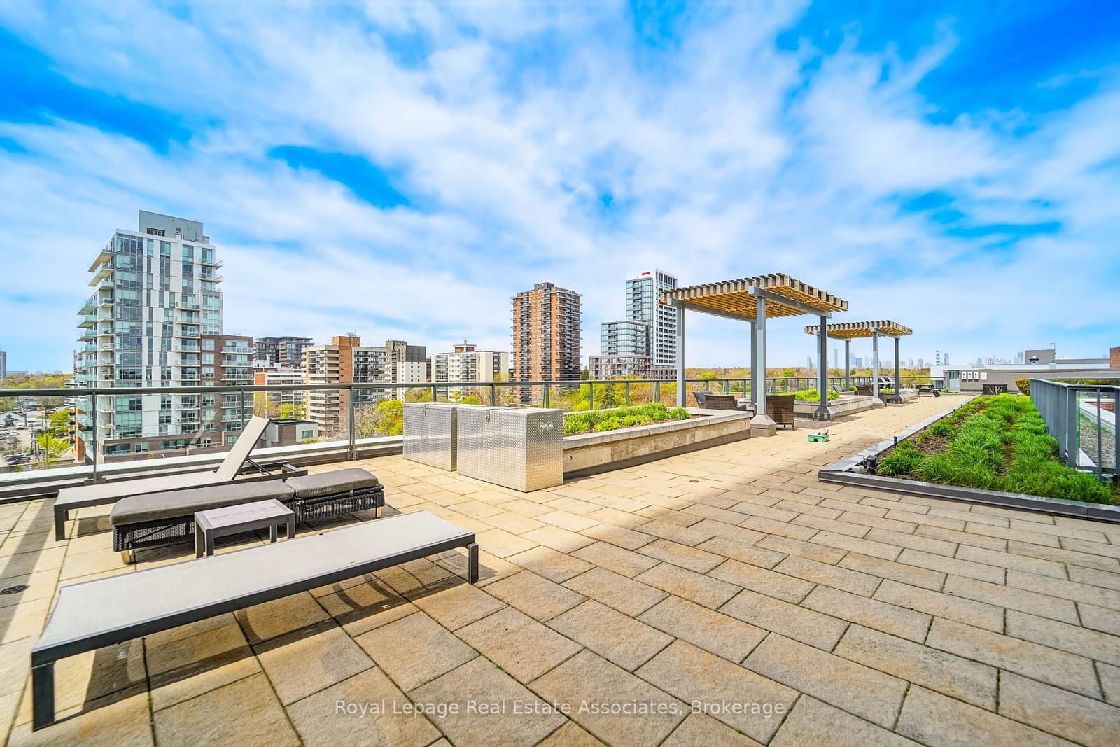1 Hurontario Street, Unit 308 thumbnail 26