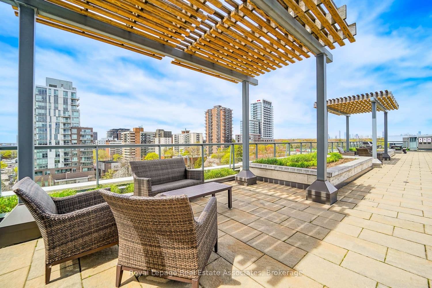 1 Hurontario Street, Unit 308 thumbnail 27