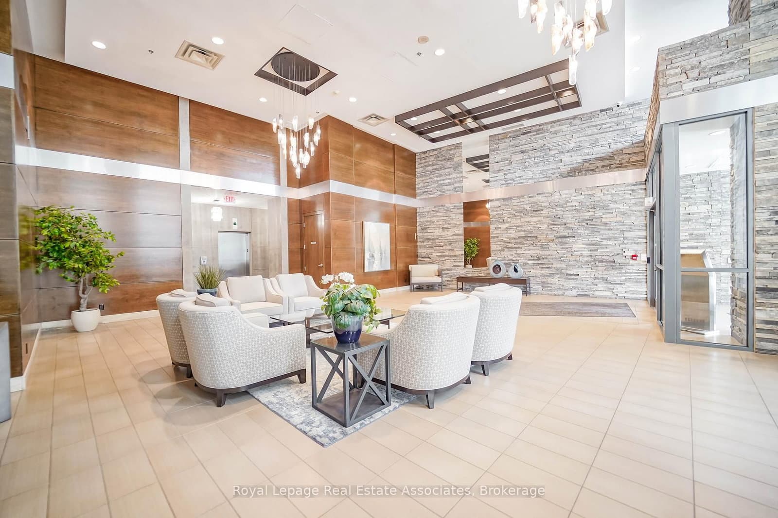 1 Hurontario Street, Unit 308 thumbnail 29