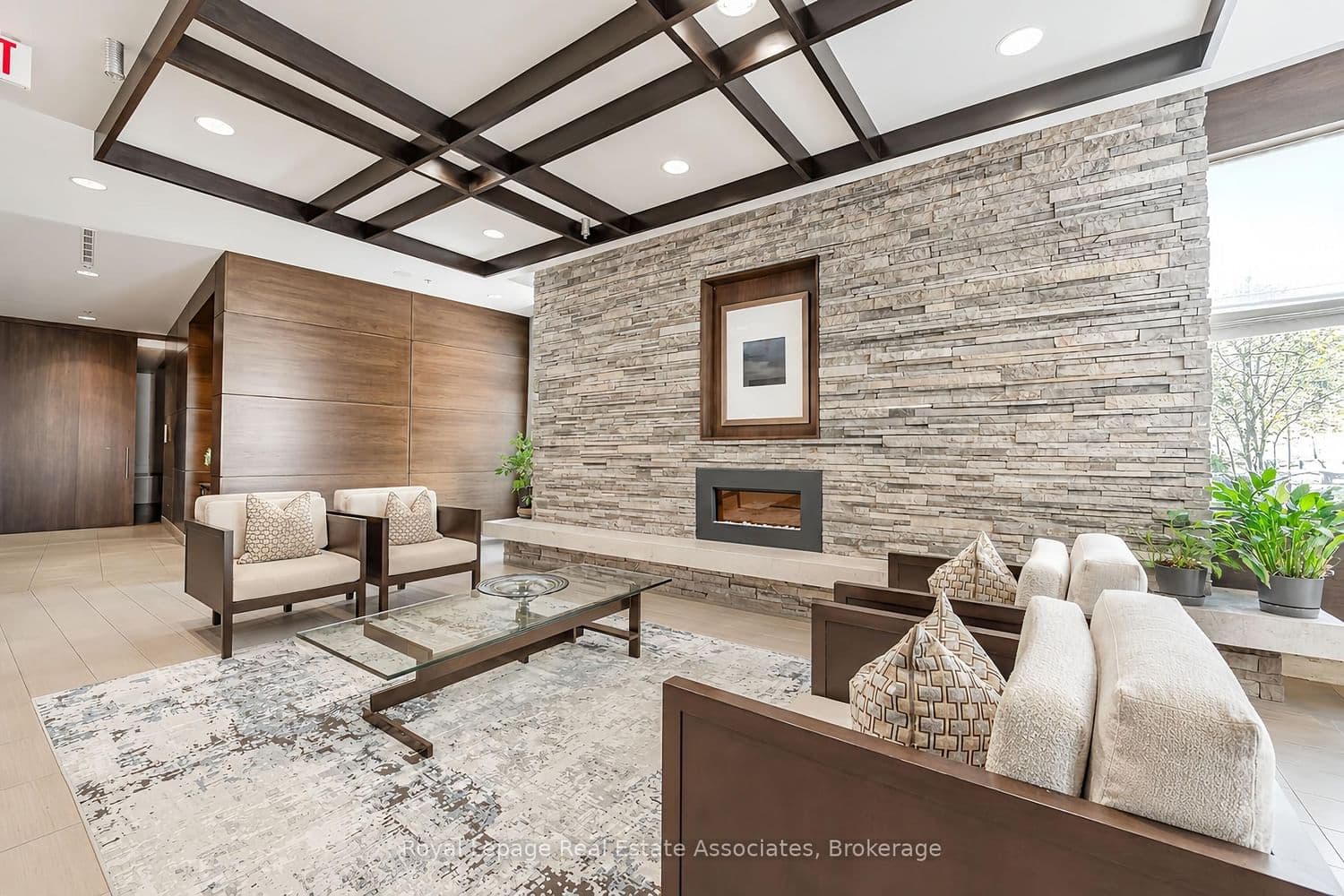 1 Hurontario Street, Unit 308 thumbnail 34