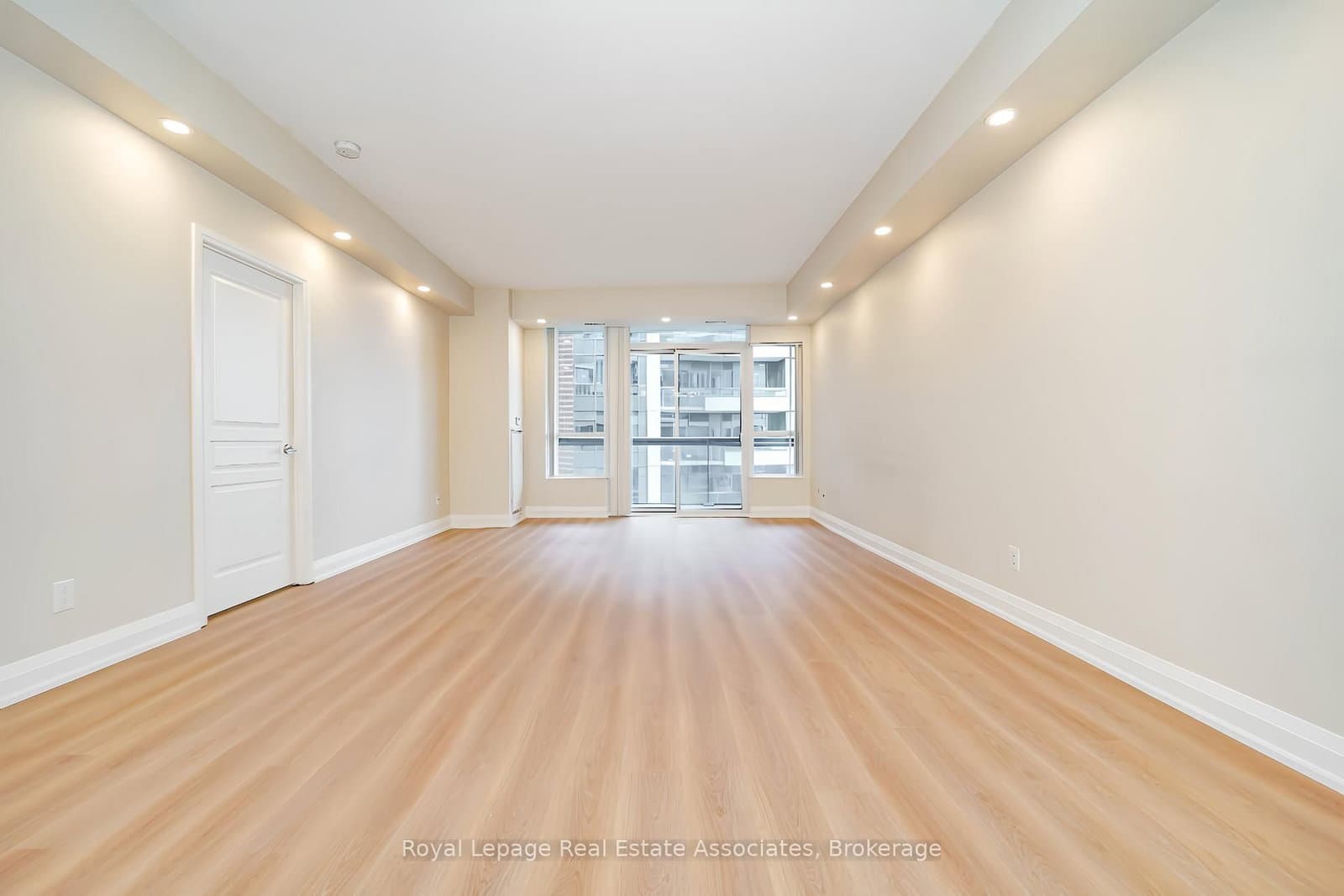 1 Hurontario Street, Unit 308 thumbnail 7