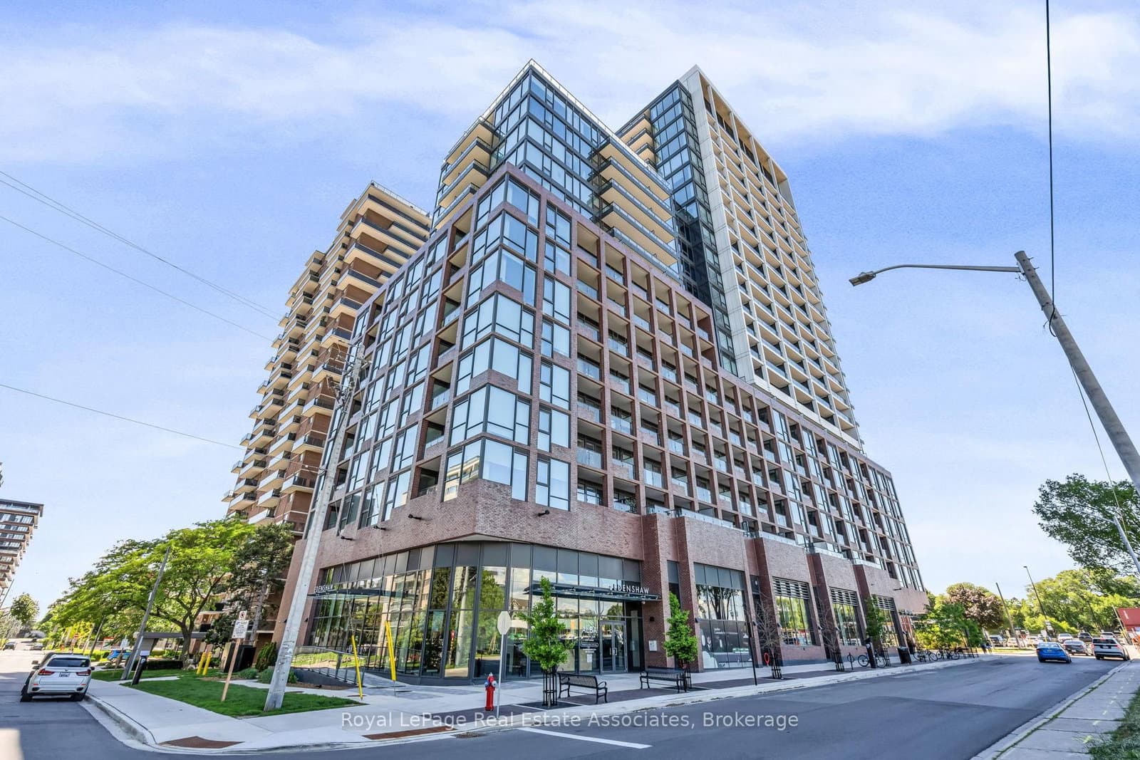 #414 - 28 Ann Street