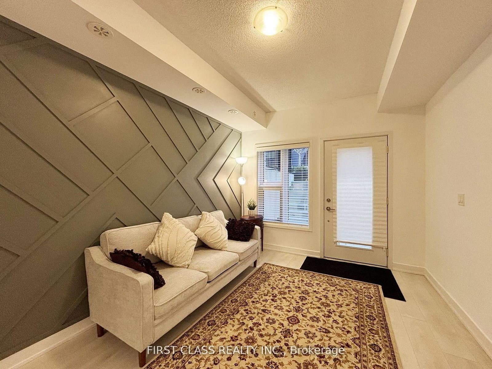 1127 Cooke Boulevard, Unit 514 thumbnail 3