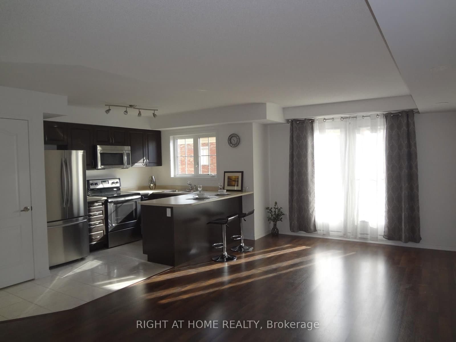 47 Hays Boulevard, Unit 10 thumbnail 4
