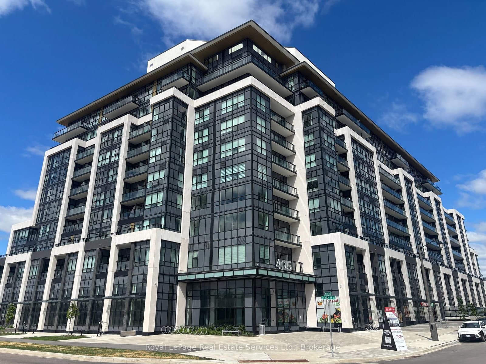 #332 - 405 Dundas Street W