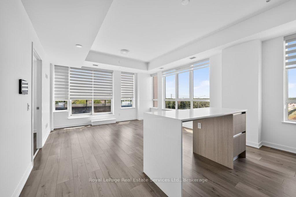 405 Dundas Street W, Unit 332 thumbnail 11