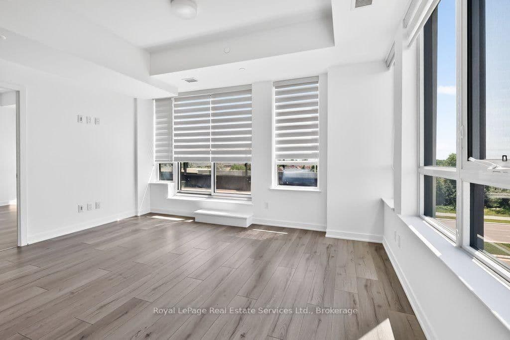 405 Dundas Street W, Unit 332 thumbnail 19
