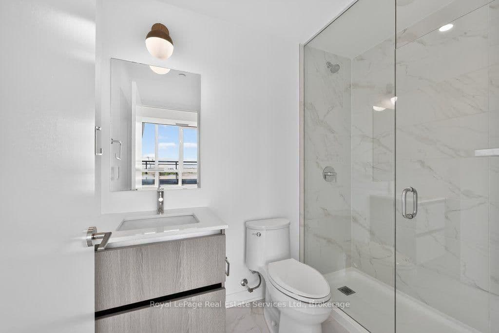 405 Dundas Street W, Unit 332 thumbnail 24