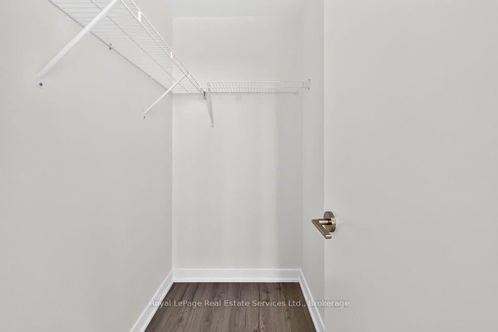 405 Dundas Street W, Unit 332 thumbnail 25