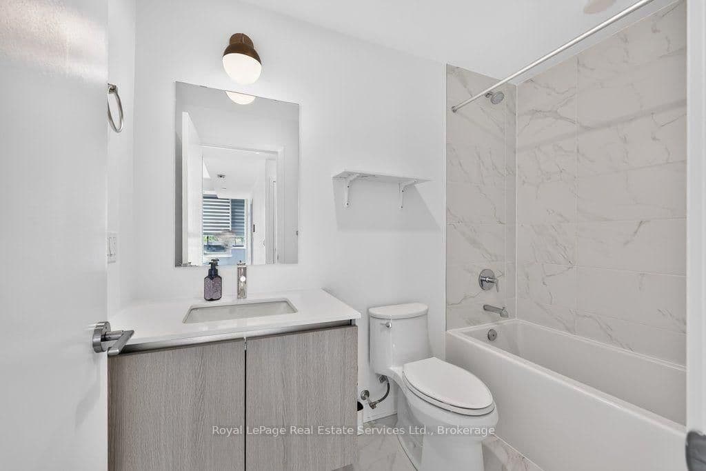 405 Dundas Street W, Unit 332 thumbnail 29