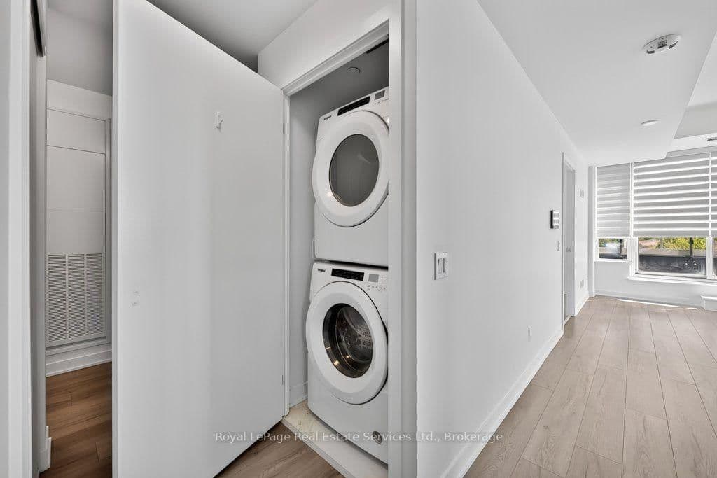 405 Dundas Street W, Unit 332 thumbnail 30