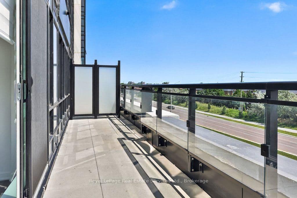 405 Dundas Street W, Unit 332 thumbnail 32
