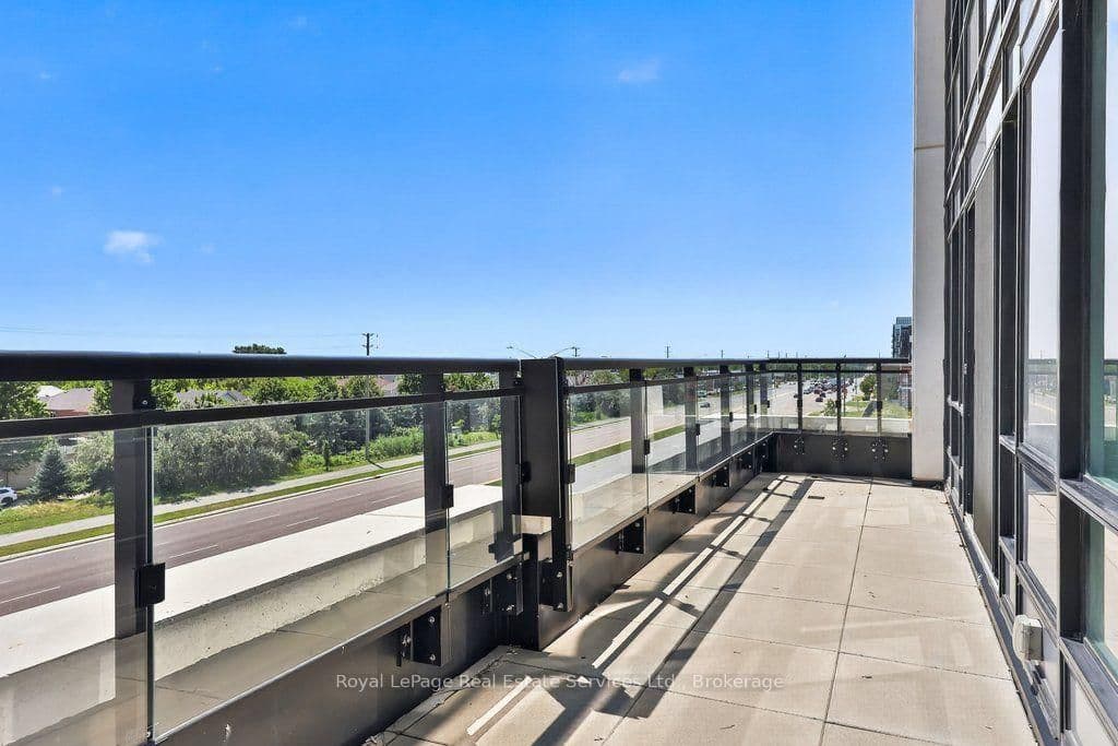 405 Dundas Street W, Unit 332 thumbnail 34