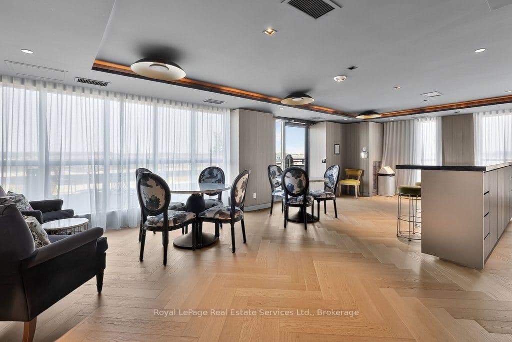 405 Dundas Street W, Unit 332 thumbnail 42