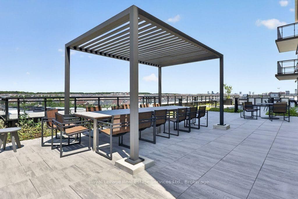 405 Dundas Street W, Unit 332 thumbnail 50