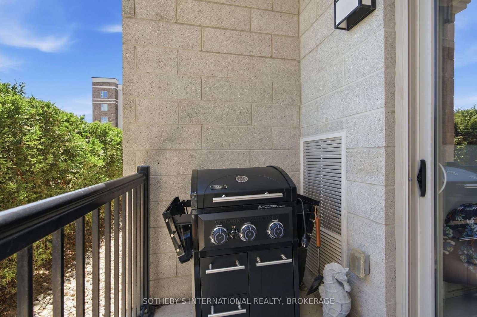 610 Farmstead Drive, Unit 126 thumbnail 18