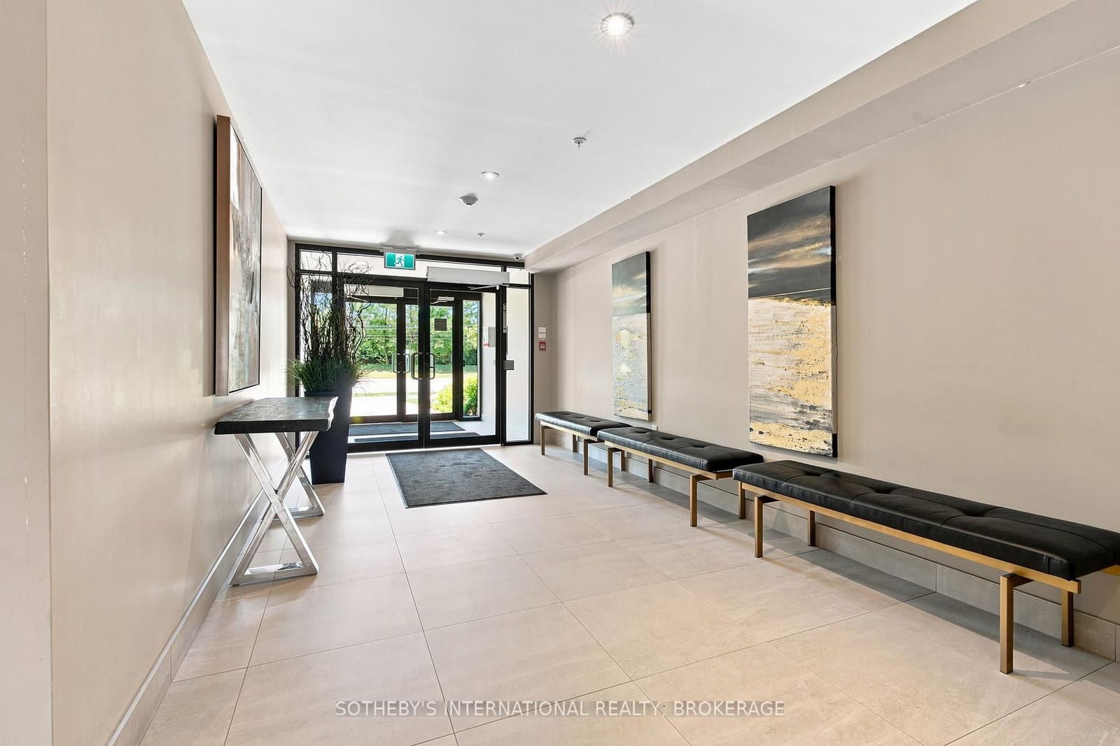 610 Farmstead Drive, Unit 126 thumbnail 4