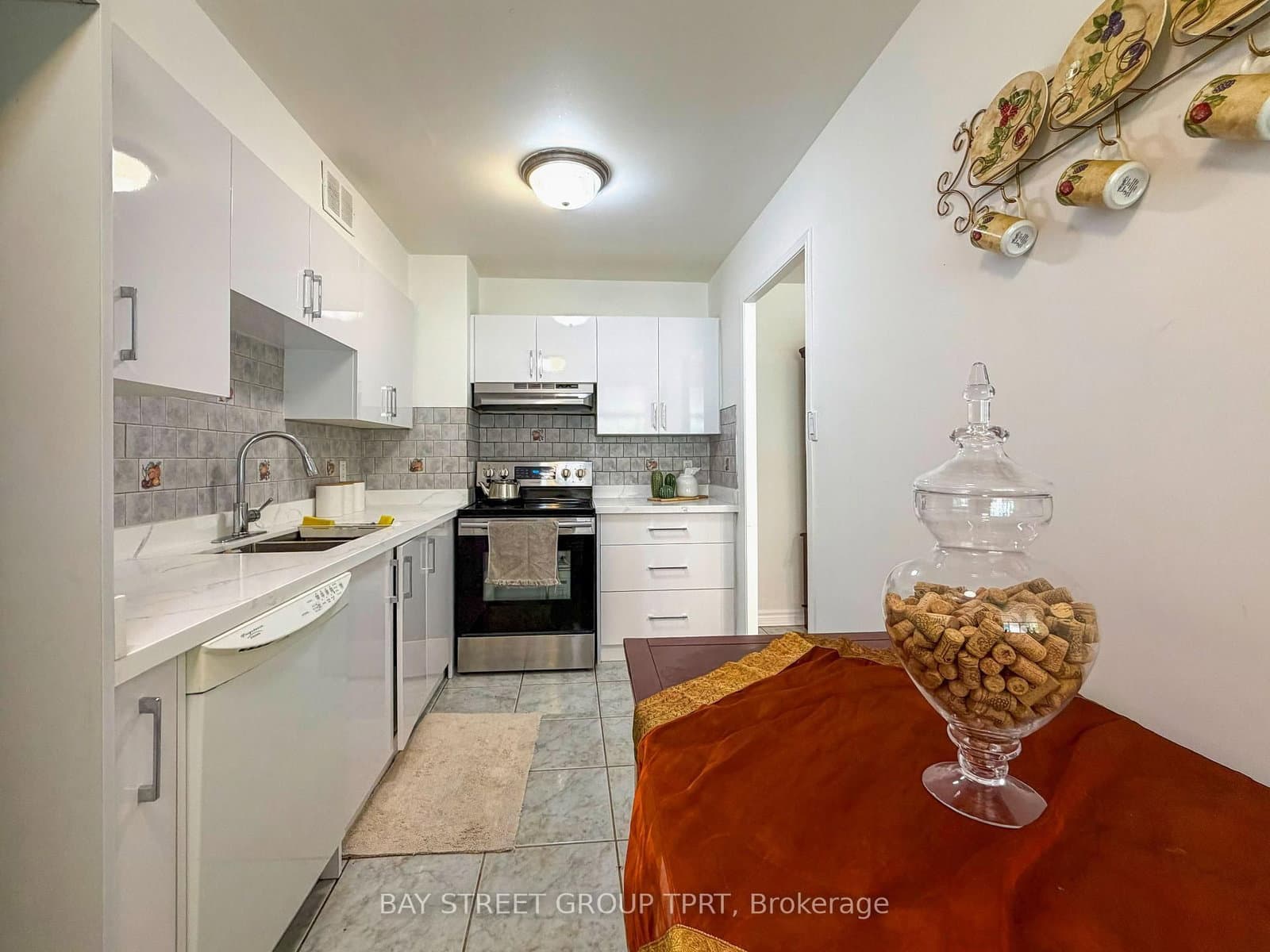 9 Four Winds Drive, Unit 208 thumbnail 11