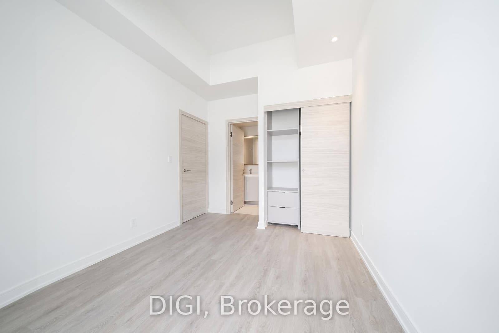 485 Perth Avenue, Unit W426 thumbnail 13