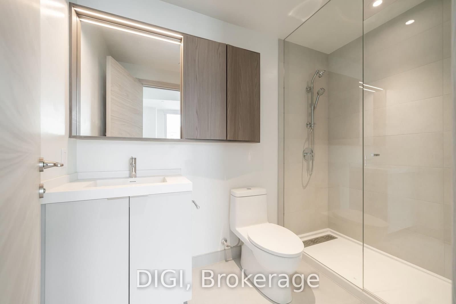 485 Perth Avenue, Unit W426 thumbnail 15