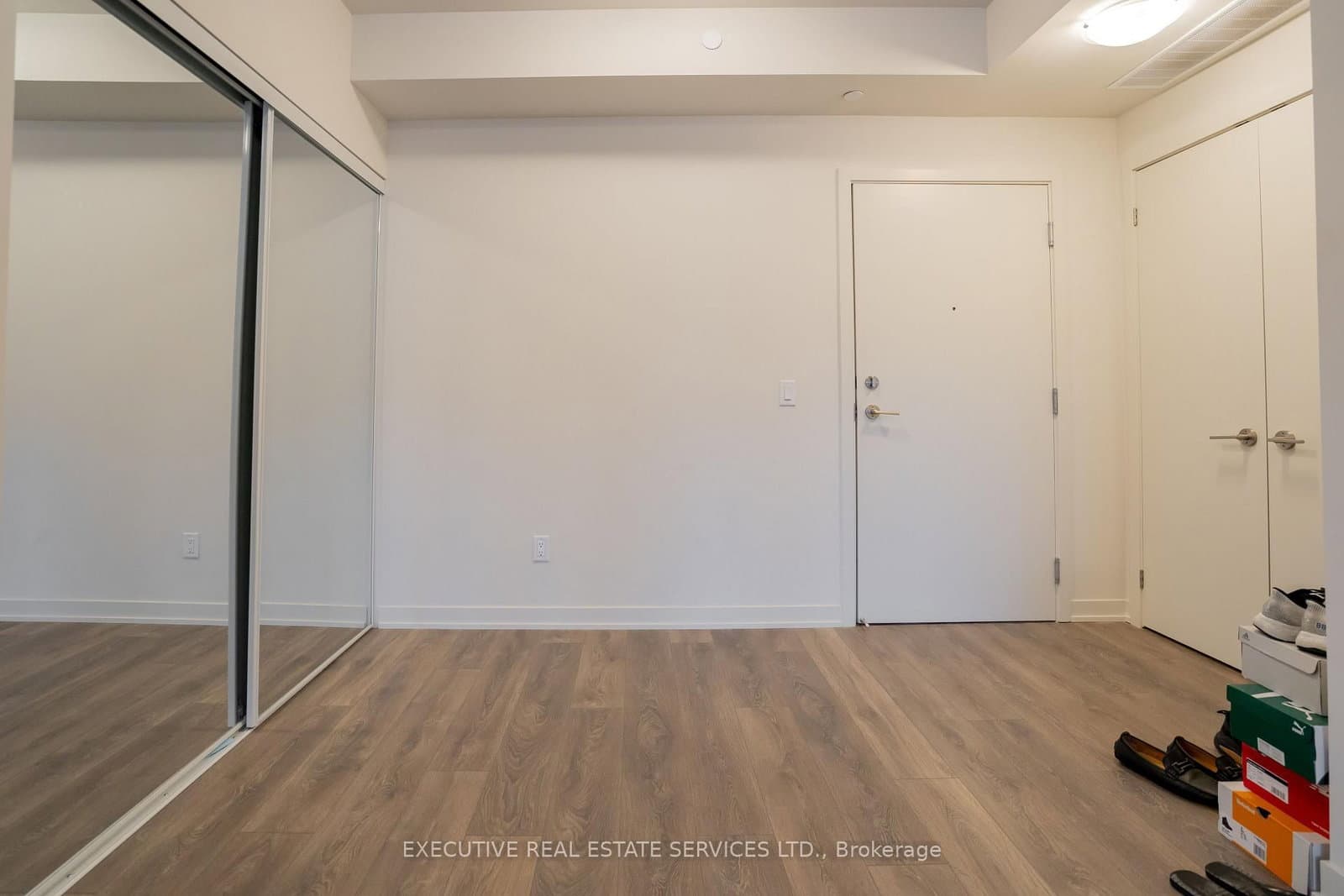 58 Sky Harbour Drive, Unit 402 thumbnail 15