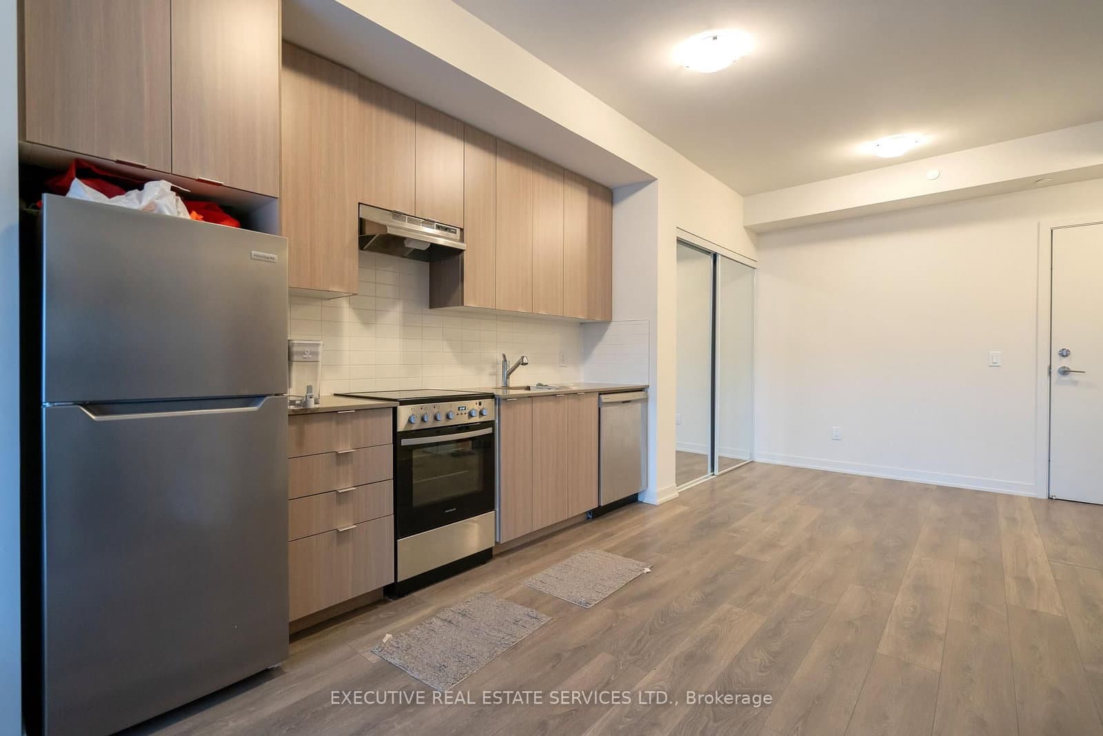 58 Sky Harbour Drive, Unit 402 thumbnail 18