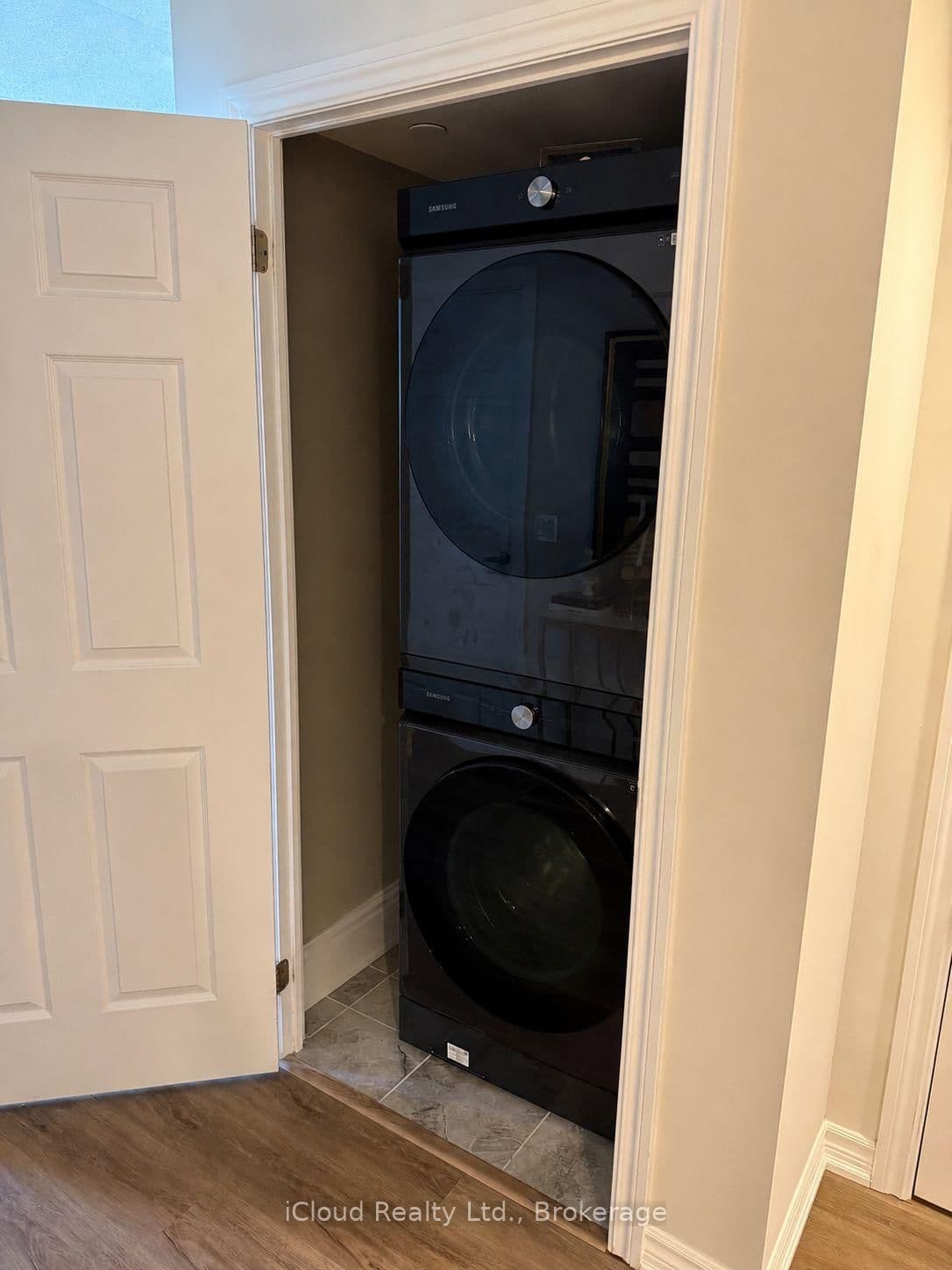 716 Main Street E, Unit 210 thumbnail 22