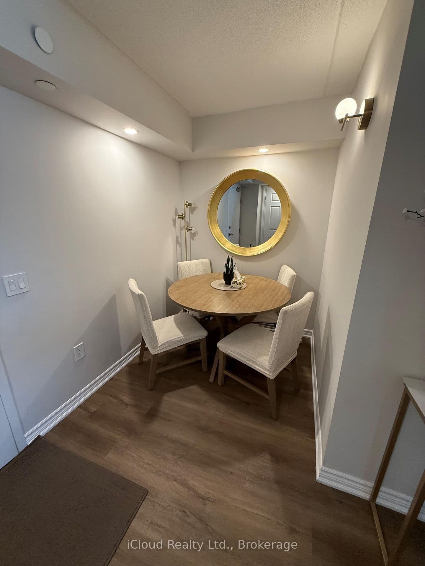 716 Main Street E, Unit 210 thumbnail 4