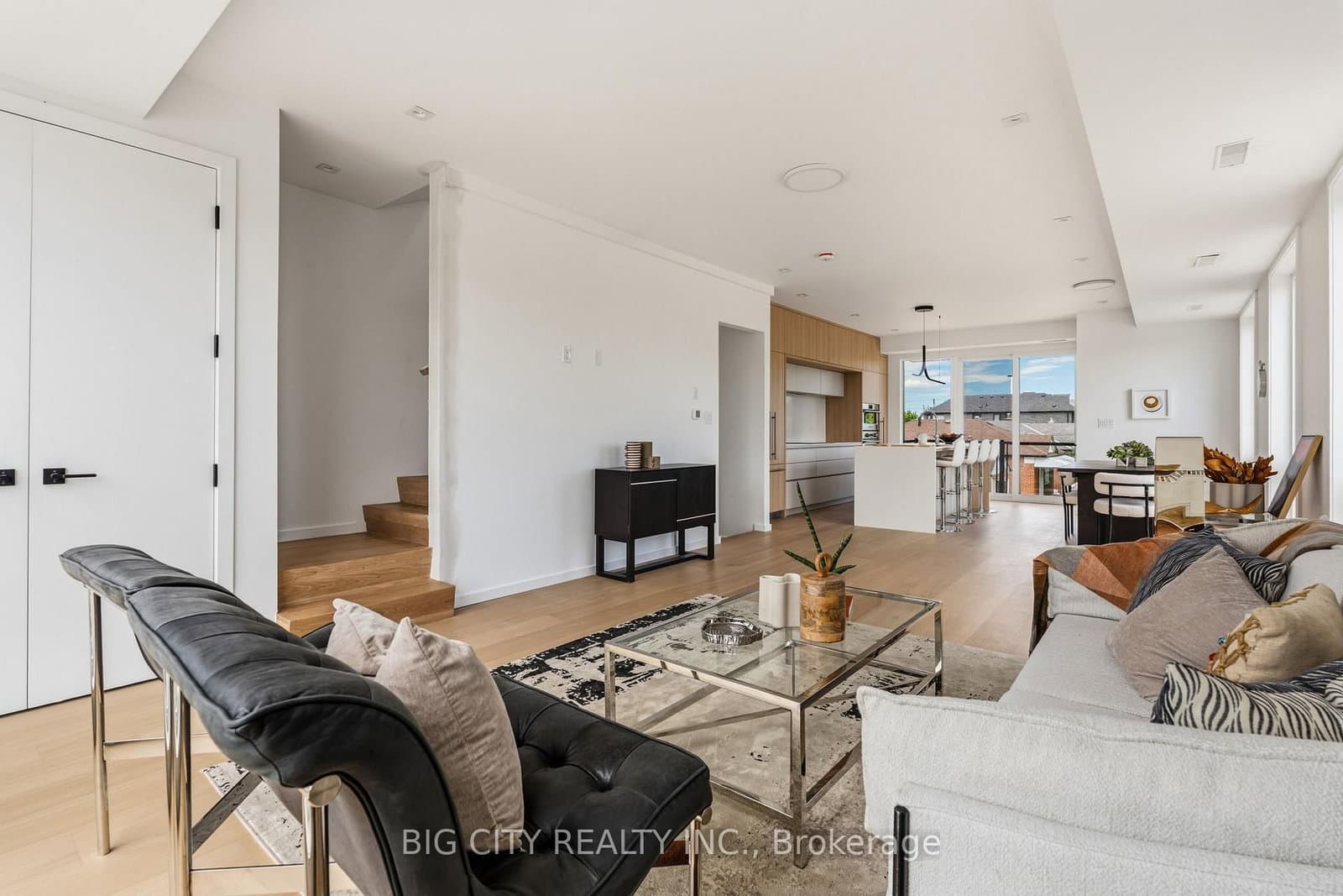 276 Lanor Avenue, Unit 3 thumbnail 10