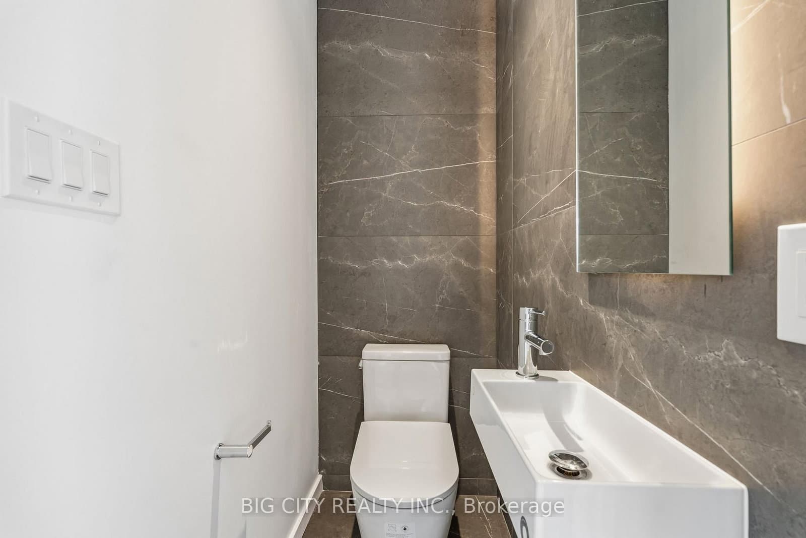 276 Lanor Avenue, Unit 3 thumbnail 19