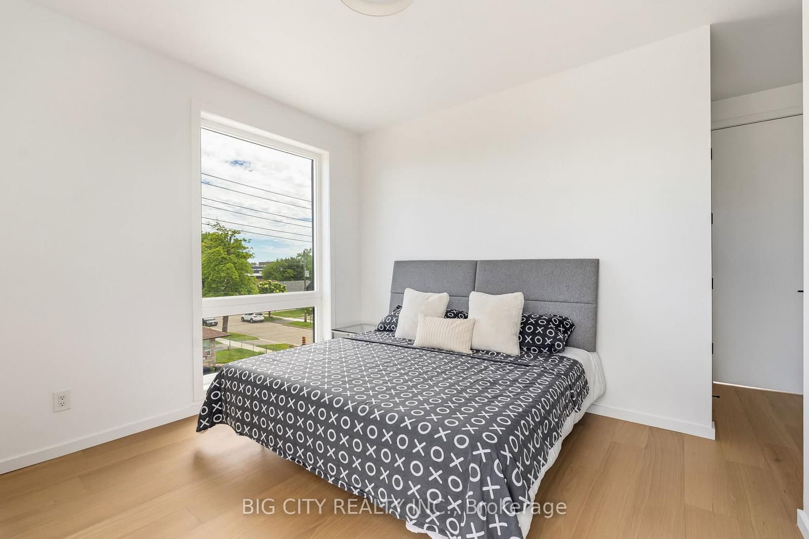 276 Lanor Avenue, Unit 3 thumbnail 25